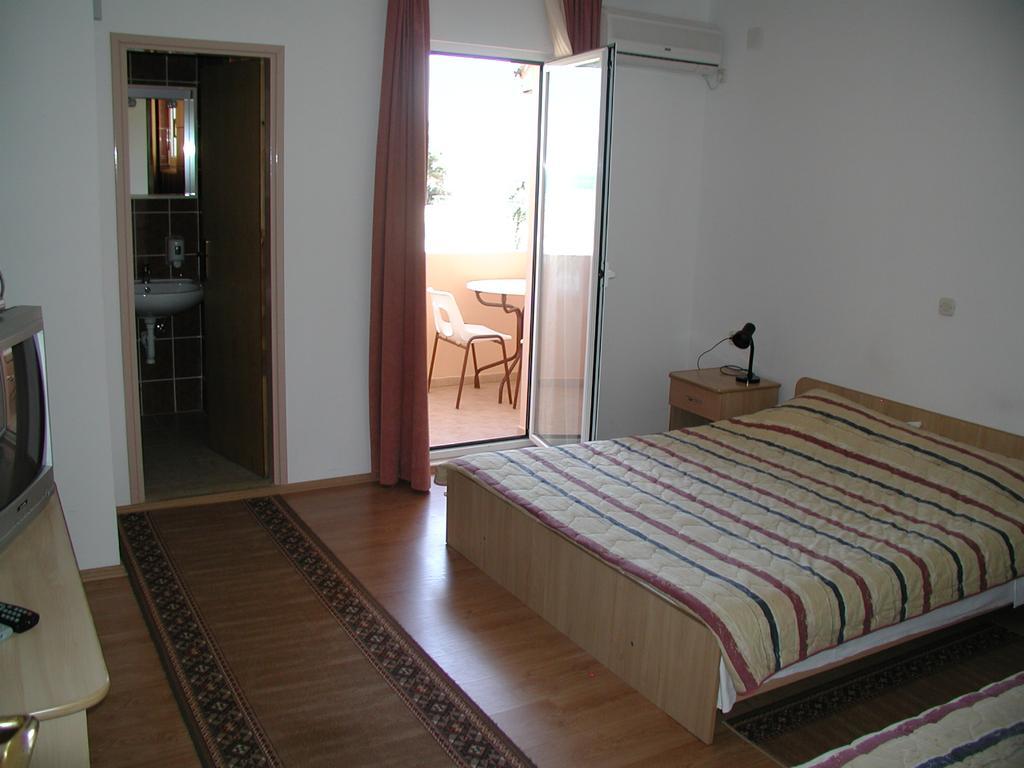 Hotel Tony Pag Town Habitación foto